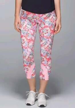 Lululemon Run Inspire Crop II Flowabunga Pink Multi Mesh Size 8